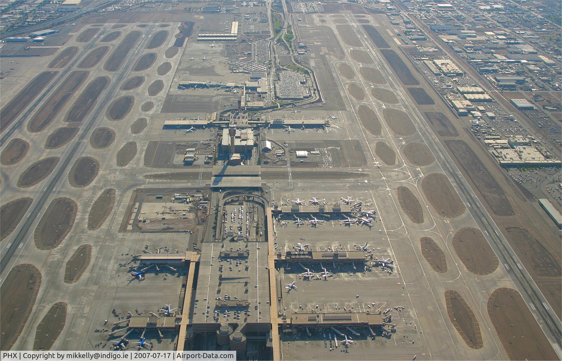 Phoenix Sky Harbor International Airport (PHX) - A view of Phoenix Sky Harbour looking towards the West