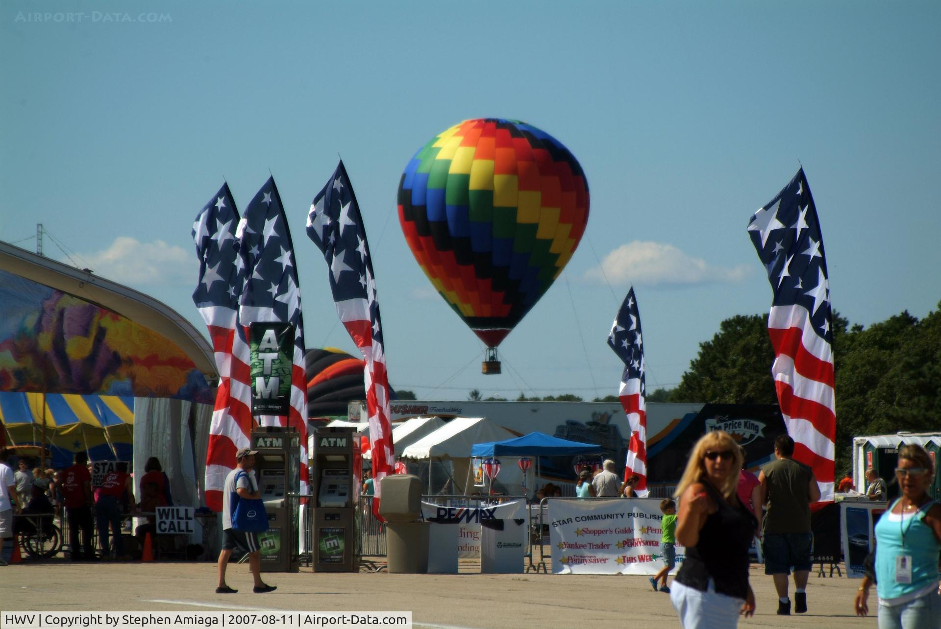 Brookhaven Airport (HWV) - 2007 Balloon Festival