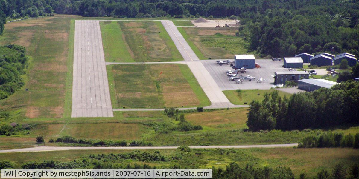 Wiscasset Airport (IWI) - Wiscasset Airport - IWI, 27 approach