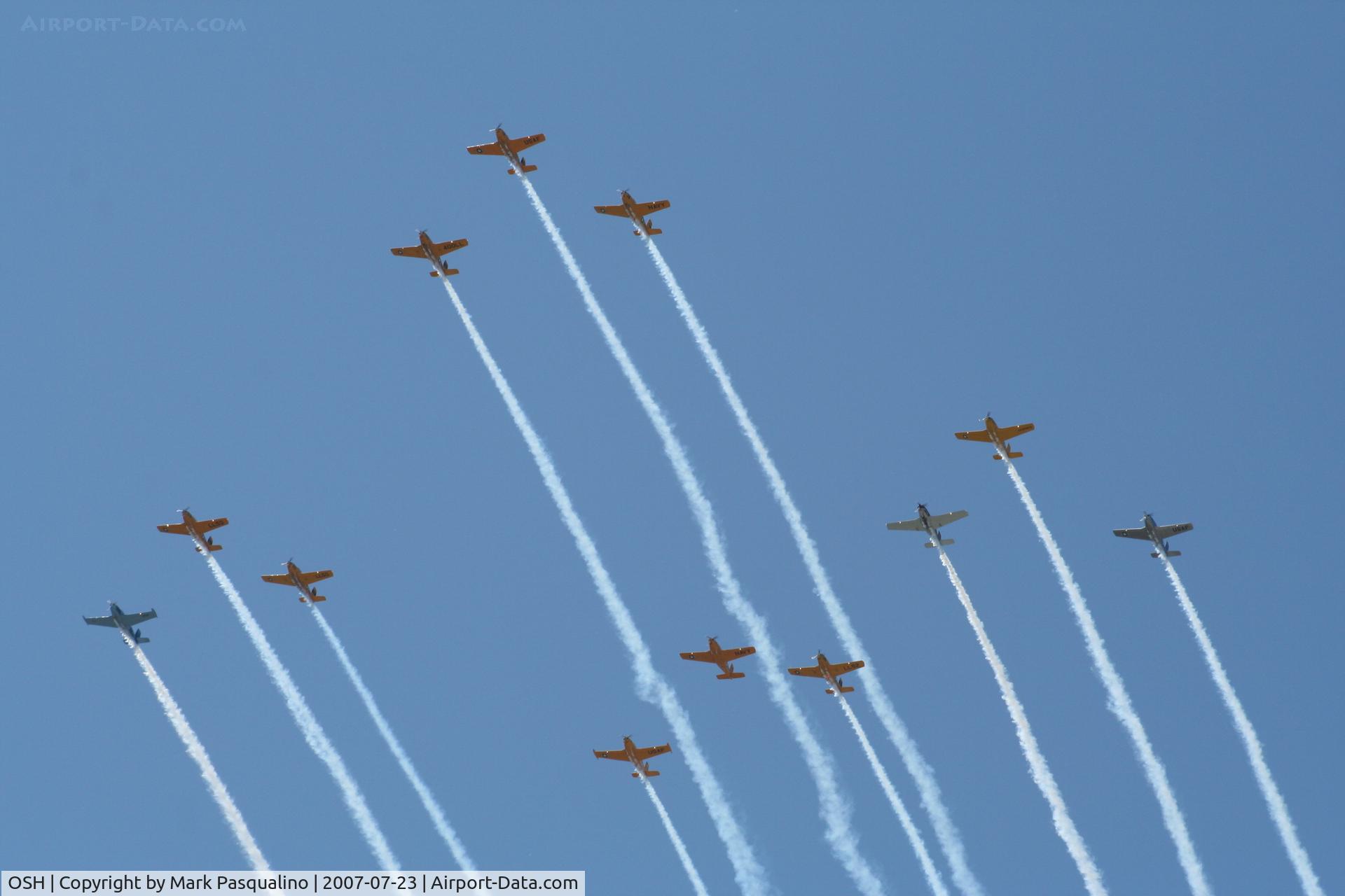 Wittman Regional Airport (OSH) - T-34 Formation