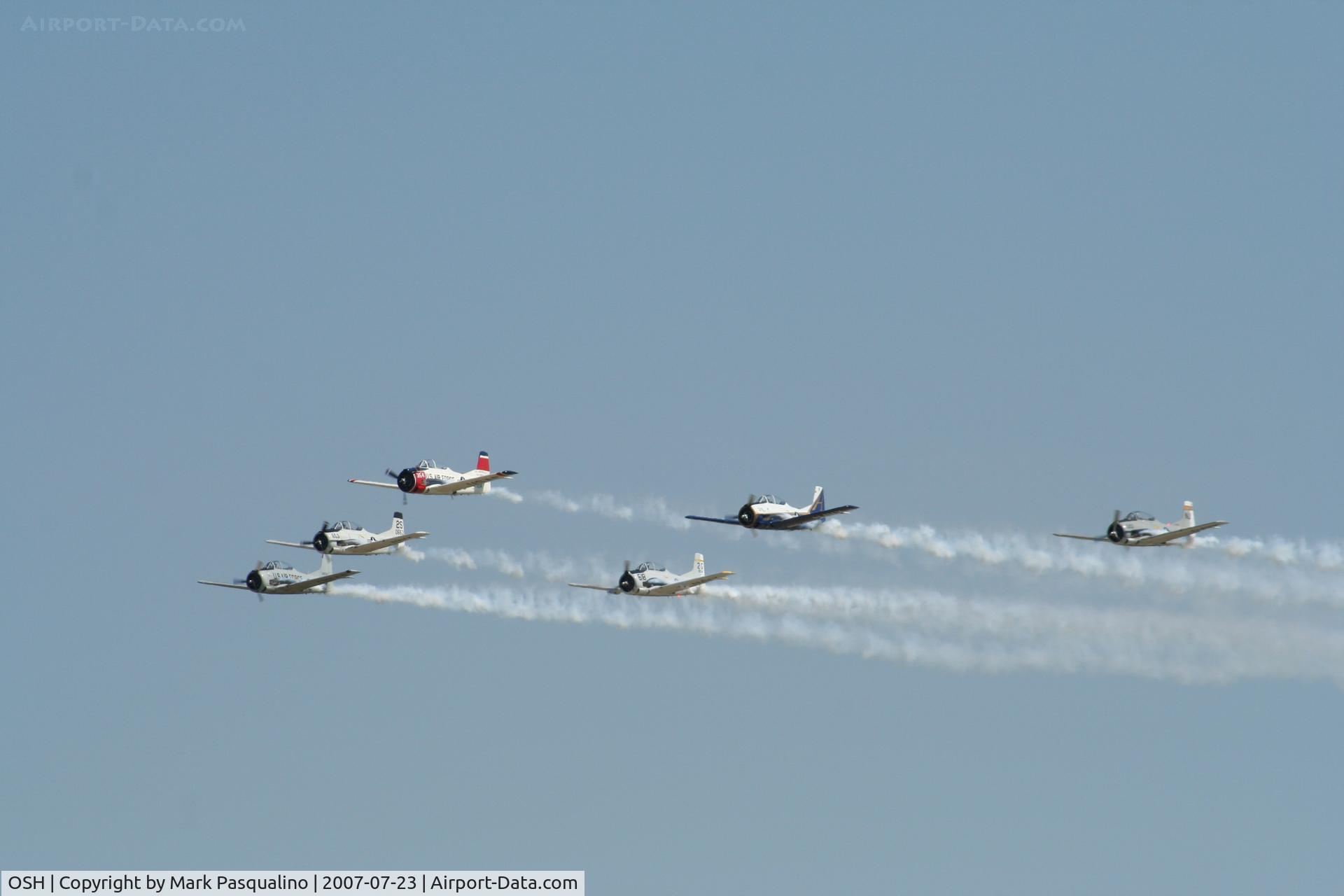 Wittman Regional Airport (OSH) - T-28 Formation