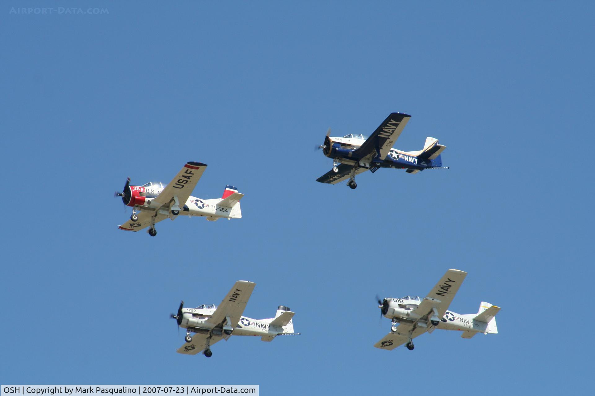 Wittman Regional Airport (OSH) - T-28 Formation
