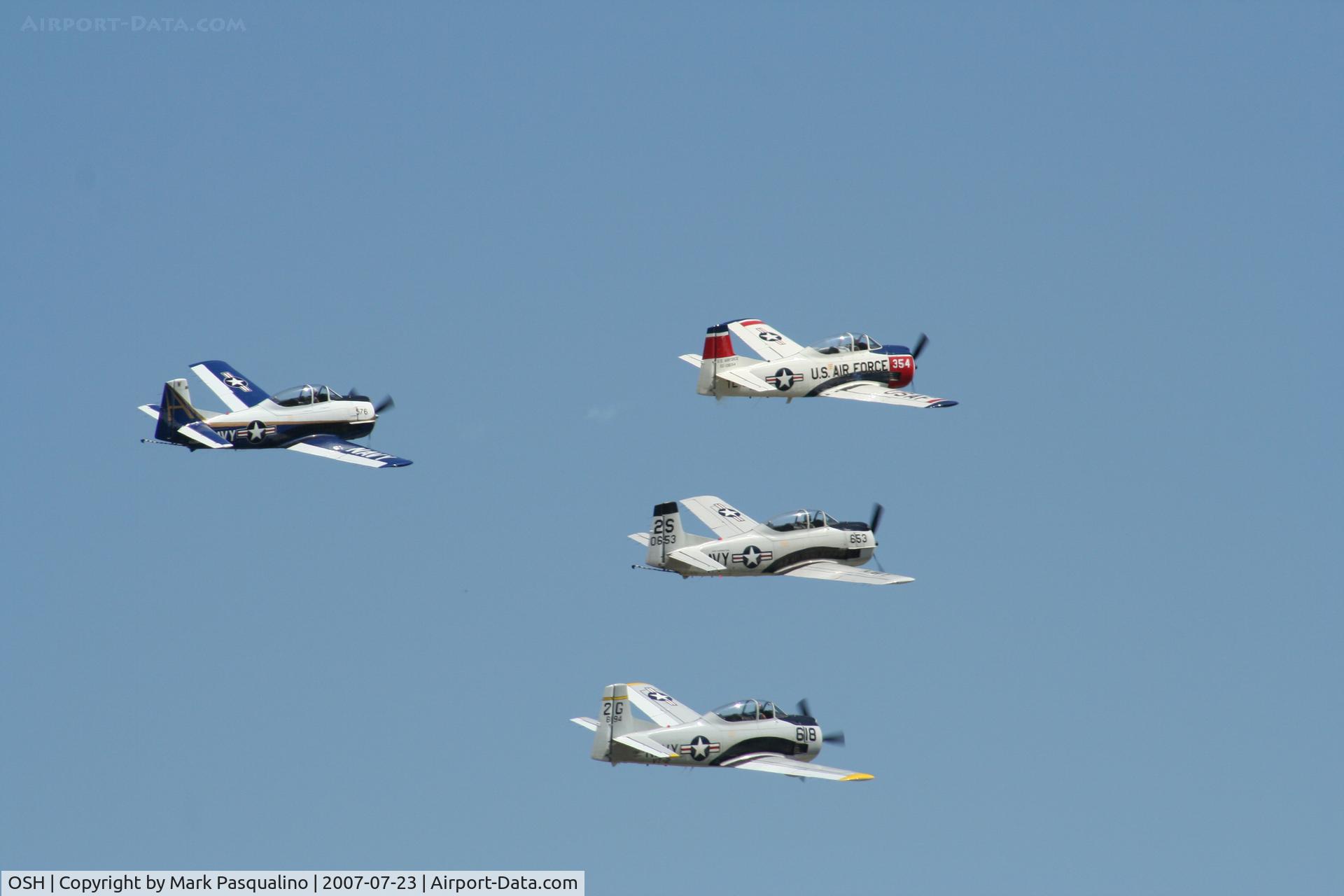 Wittman Regional Airport (OSH) - T-28 Formation
