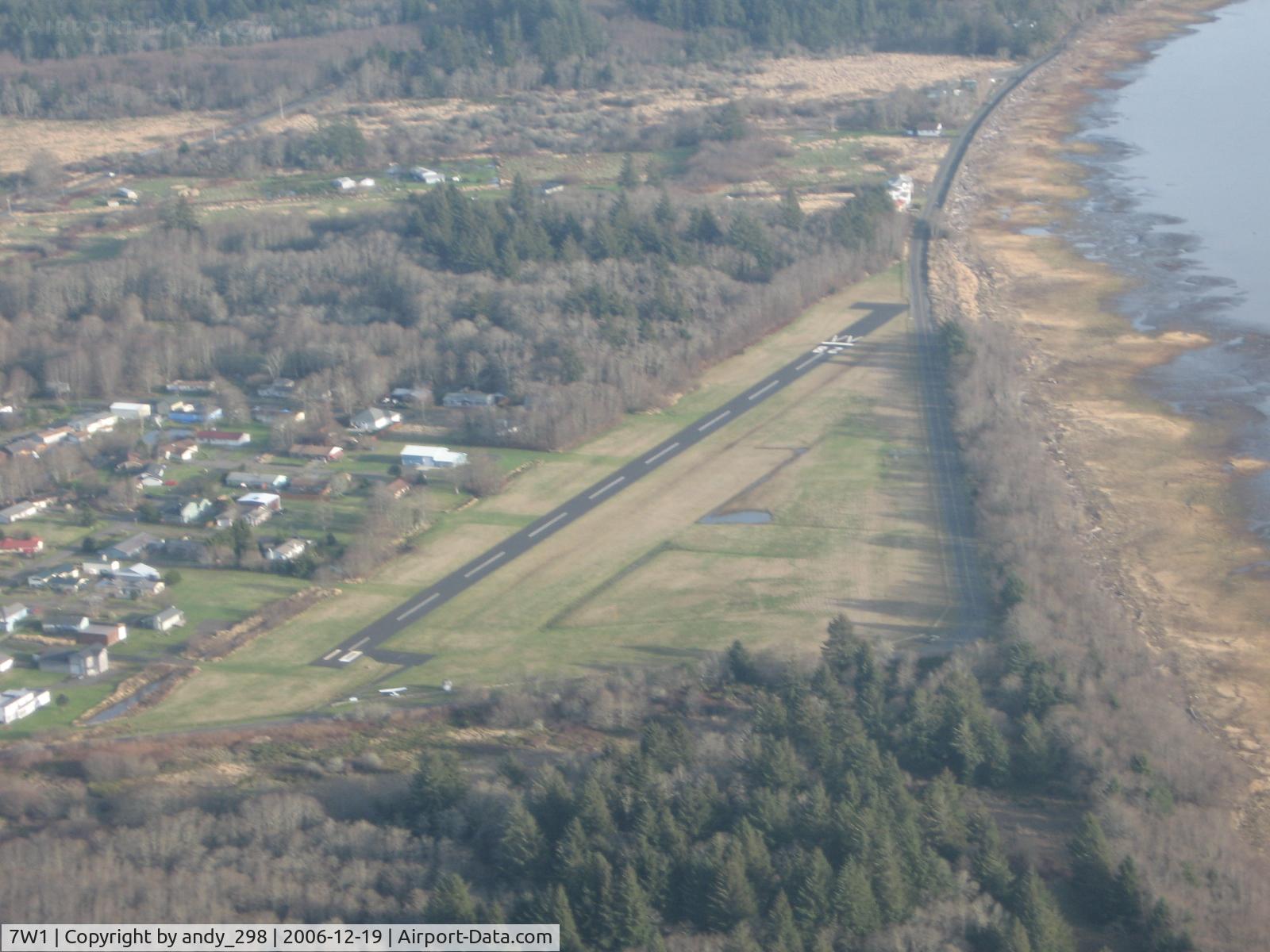 Port Of Ilwaco Airport (7W1) - taken in flight