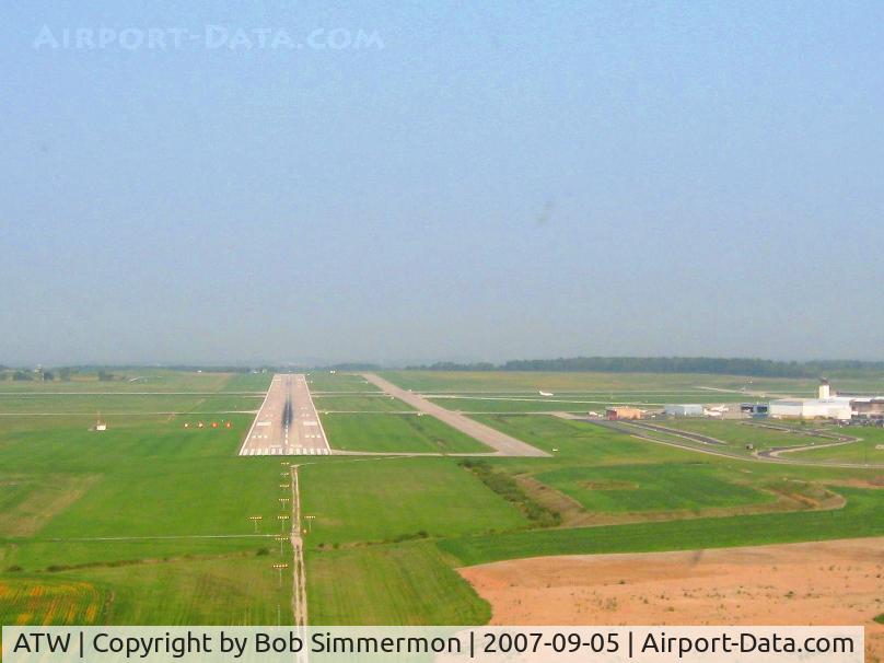 Outagamie County Regional Airport (ATW) - Short final for 29