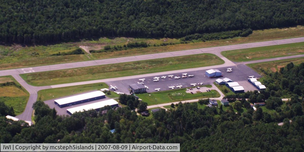 Wiscasset Airport (IWI) - IWI From Pattern