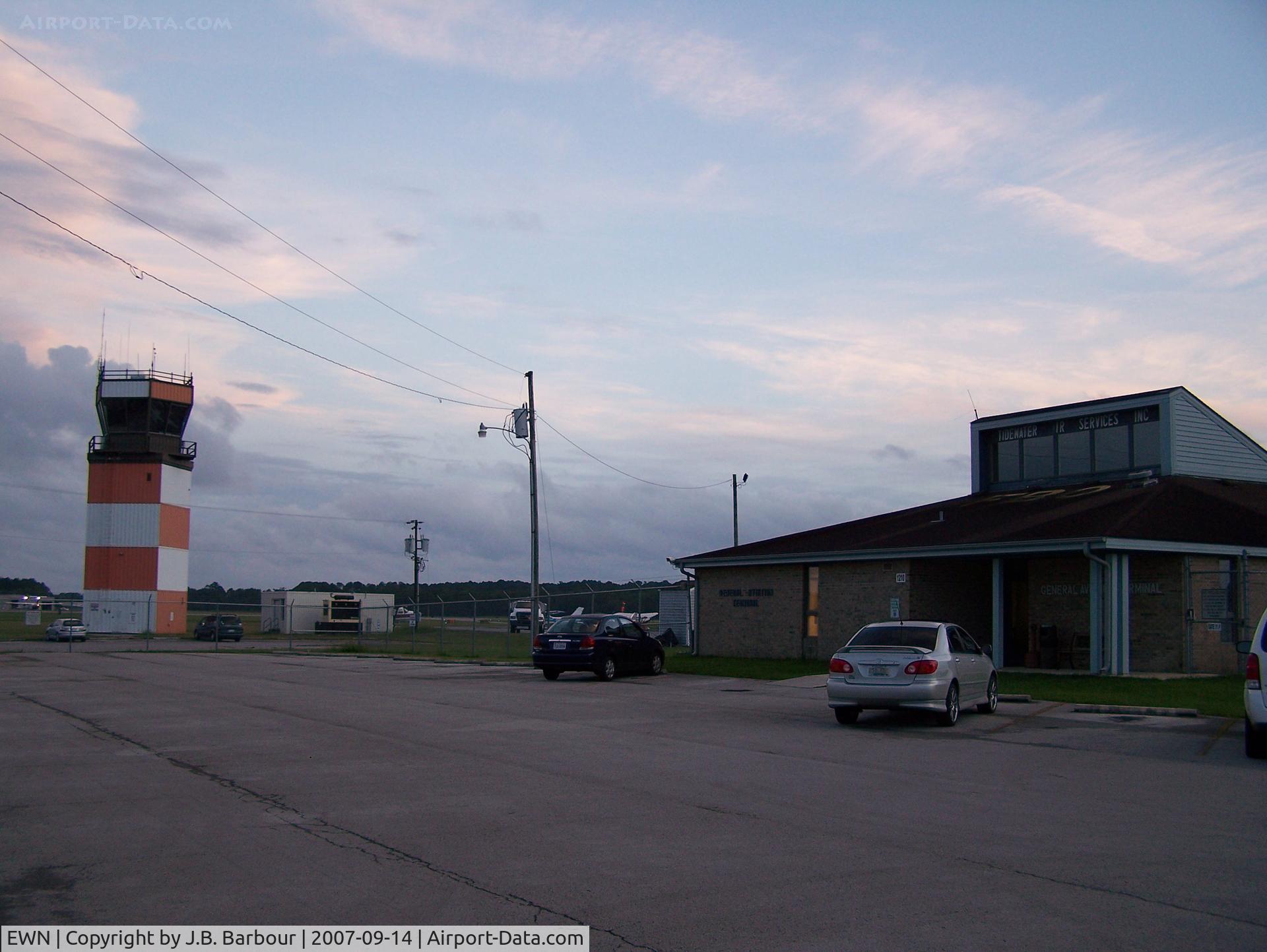 Coastal Carolina Regional Airport (EWN) - Nice location