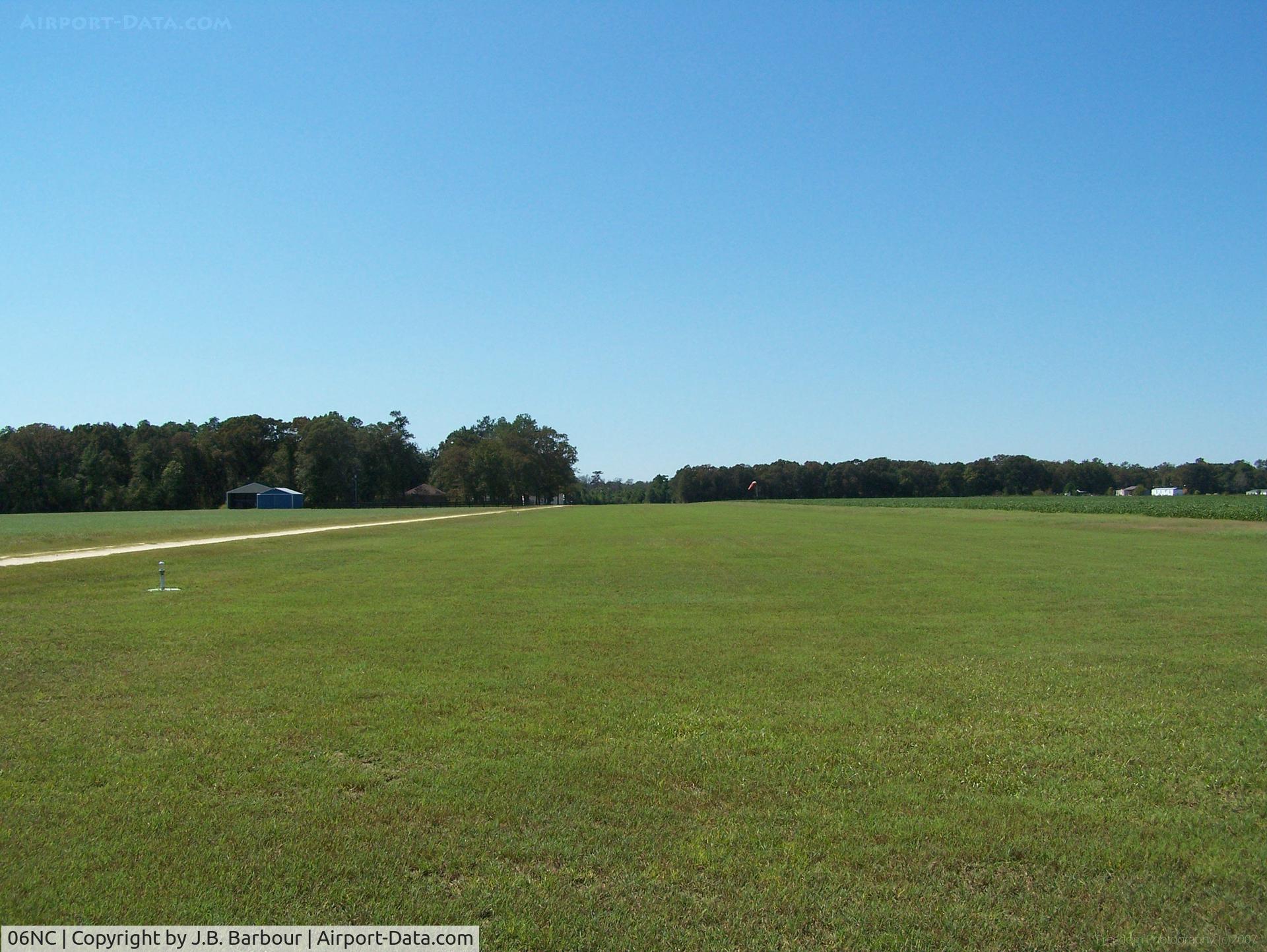 Tailwinds Airport (06NC) - Nice country location