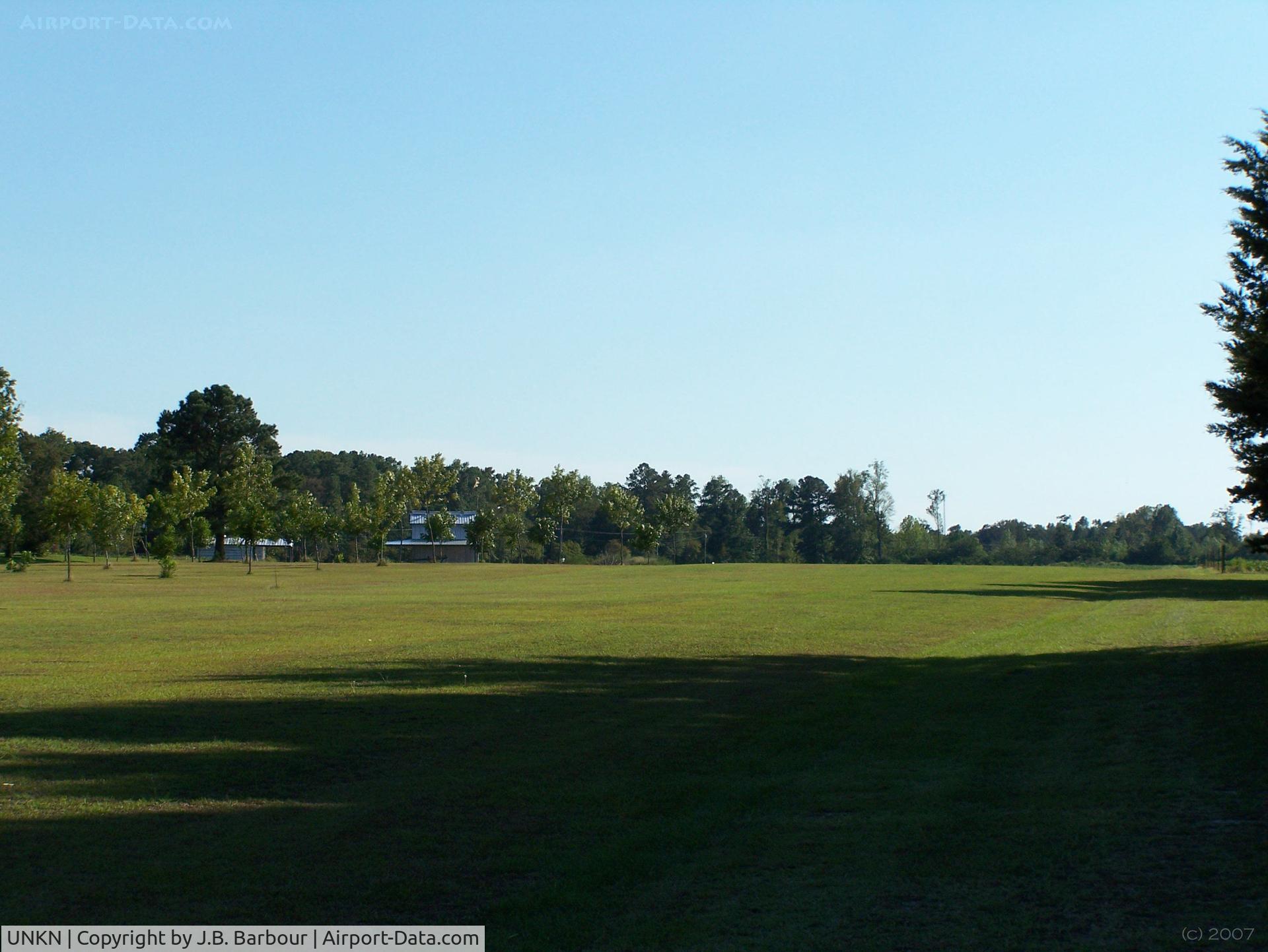 UNKN Airport - Nice country location near Clinton -  Not sure if it has a location identifier