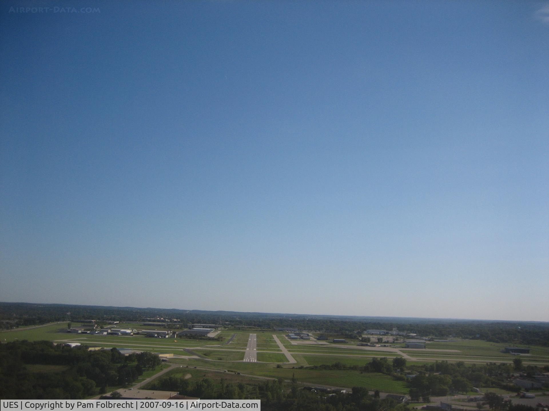Waukesha County Airport (UES) - UES Field-Final to 18