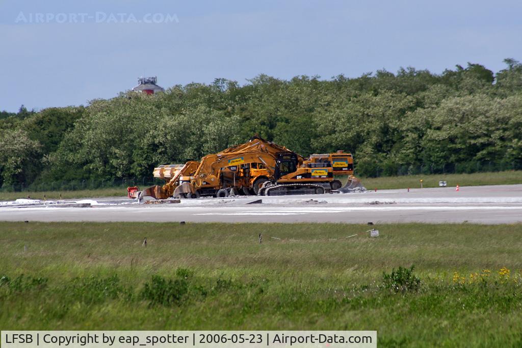 EuroAirport Basel-Mulhouse-Freiburg, Basel (Switzerland), Mulhouse (France) and Freiburg (Germany) France (LFSB) - equipment for runway repair