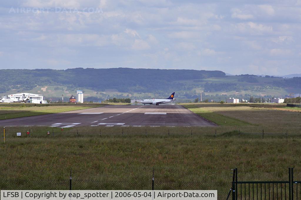 EuroAirport Basel-Mulhouse-Freiburg, Basel (Switzerland), Mulhouse (France) and Freiburg (Germany) France (LFSB) - Lufthansa B737 crossing runway 08/26