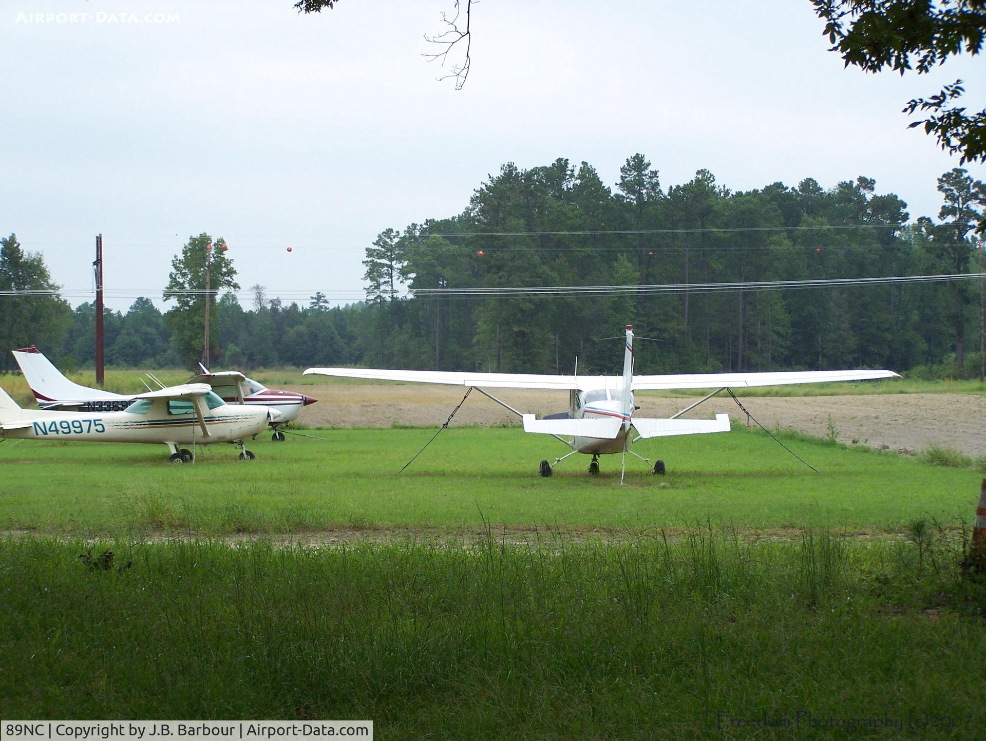 Strickland Field Airport (89NC) - A nice private location