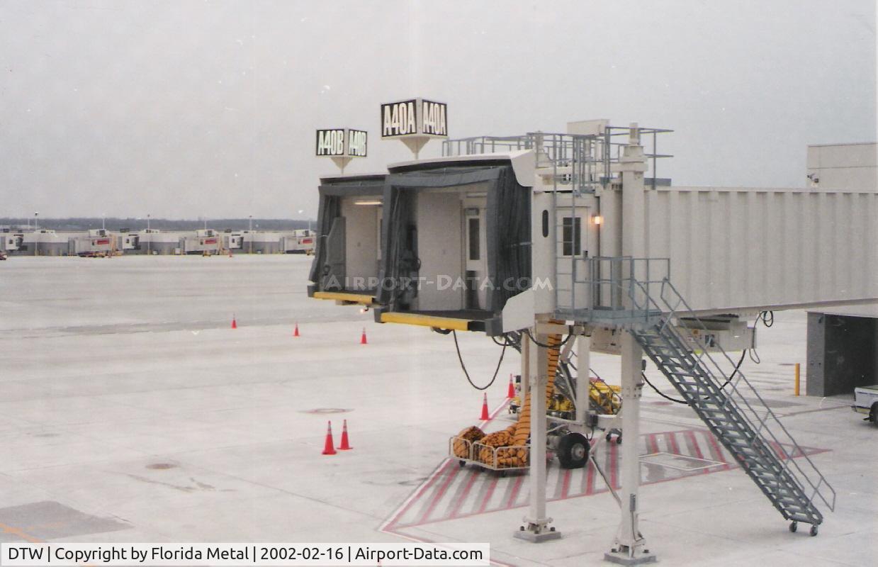 Detroit Metropolitan Wayne County Airport (DTW) - 747 gates