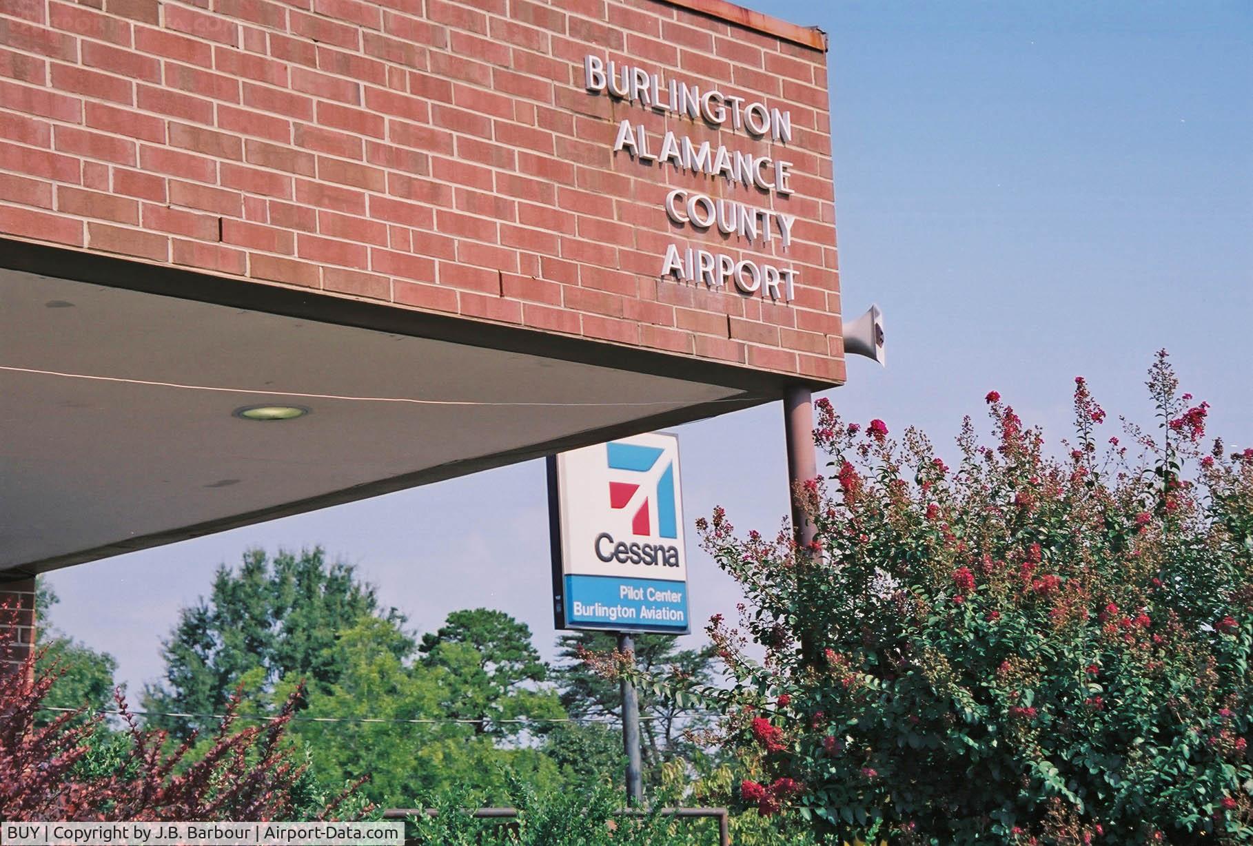 Burlington-alamance Regional Airport (BUY) - Clean facility- The staff were great.  Thanks.