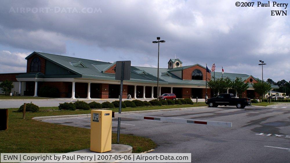 Coastal Carolina Regional Airport (EWN) - The Terminal building in New Bern