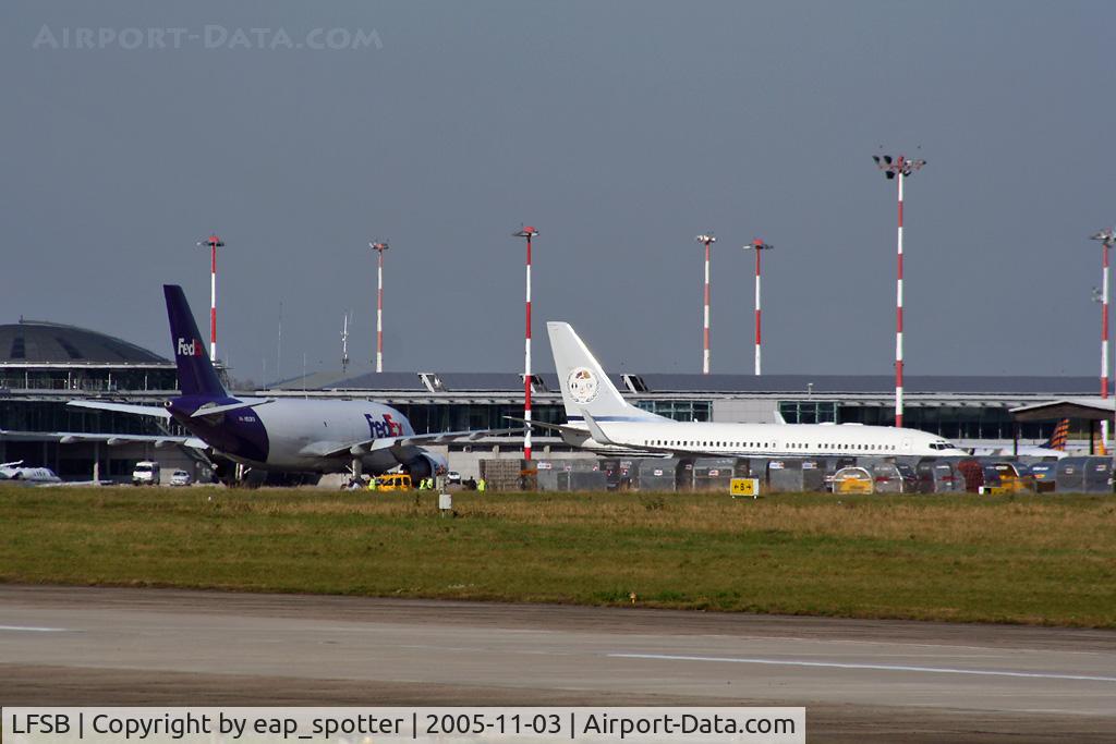EuroAirport Basel-Mulhouse-Freiburg, Basel (Switzerland), Mulhouse (France) and Freiburg (Germany) France (LFSB) - parking for widebody