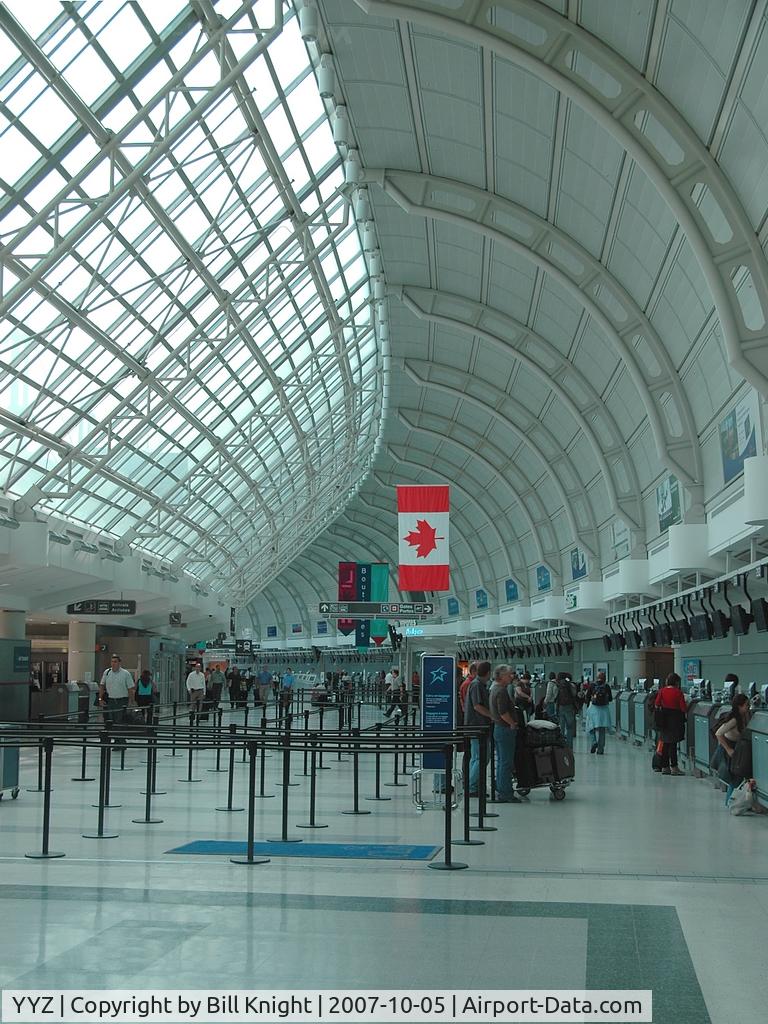 Toronto Pearson International Airport (Toronto/Lester B. Pearson International Airport, Pearson Airport), Toronto, Ontario Canada (YYZ) - Departures level