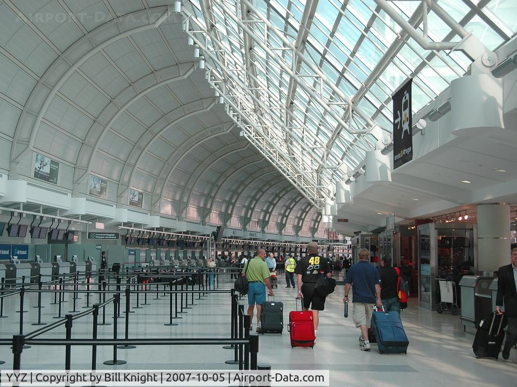 Toronto Pearson International Airport (Toronto/Lester B. Pearson International Airport, Pearson Airport), Toronto, Ontario Canada (YYZ) - Departures level