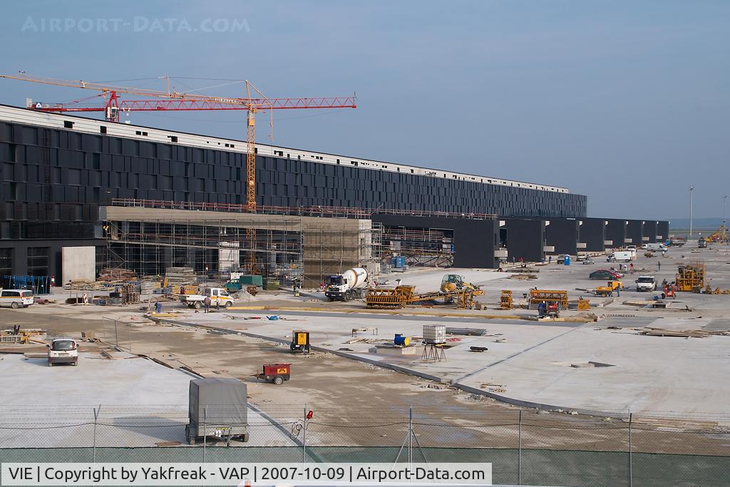 Vienna International Airport, Vienna Austria (VIE) - Terminal Skylink