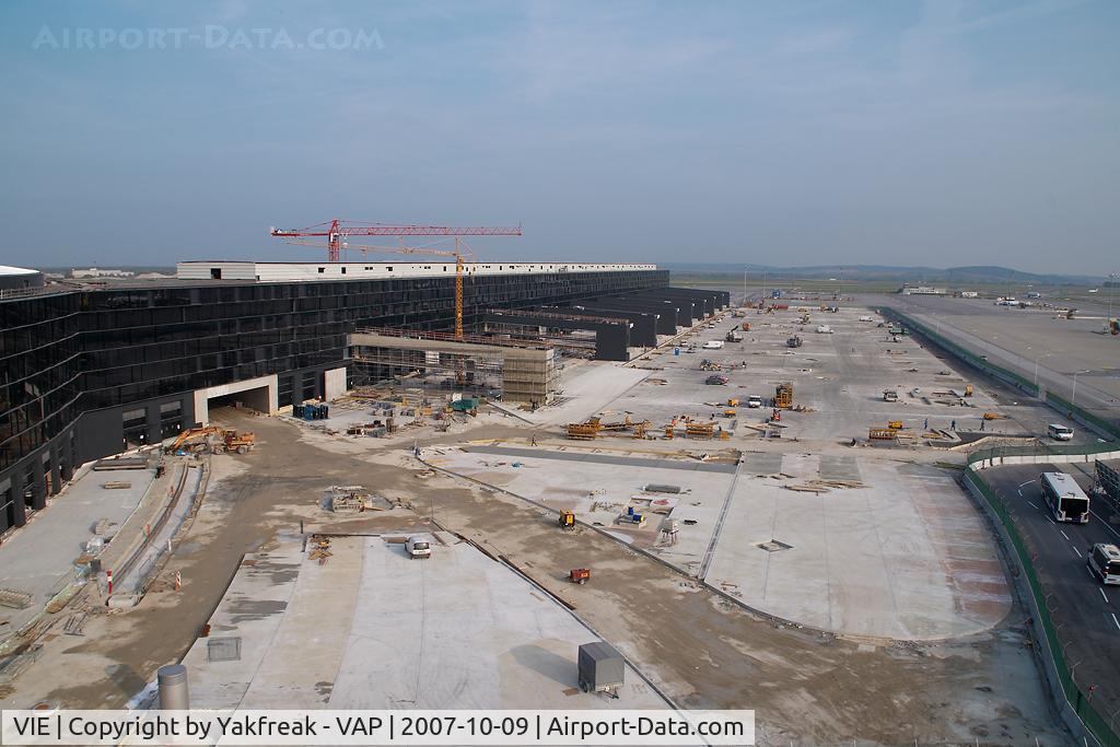 Vienna International Airport, Vienna Austria (VIE) - Terminal Skylink