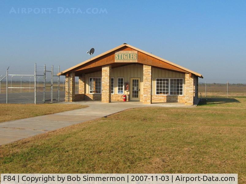 F84 Airport - Nice facility.  It's unoccupied but the city manager is prompt at responding to your call.
