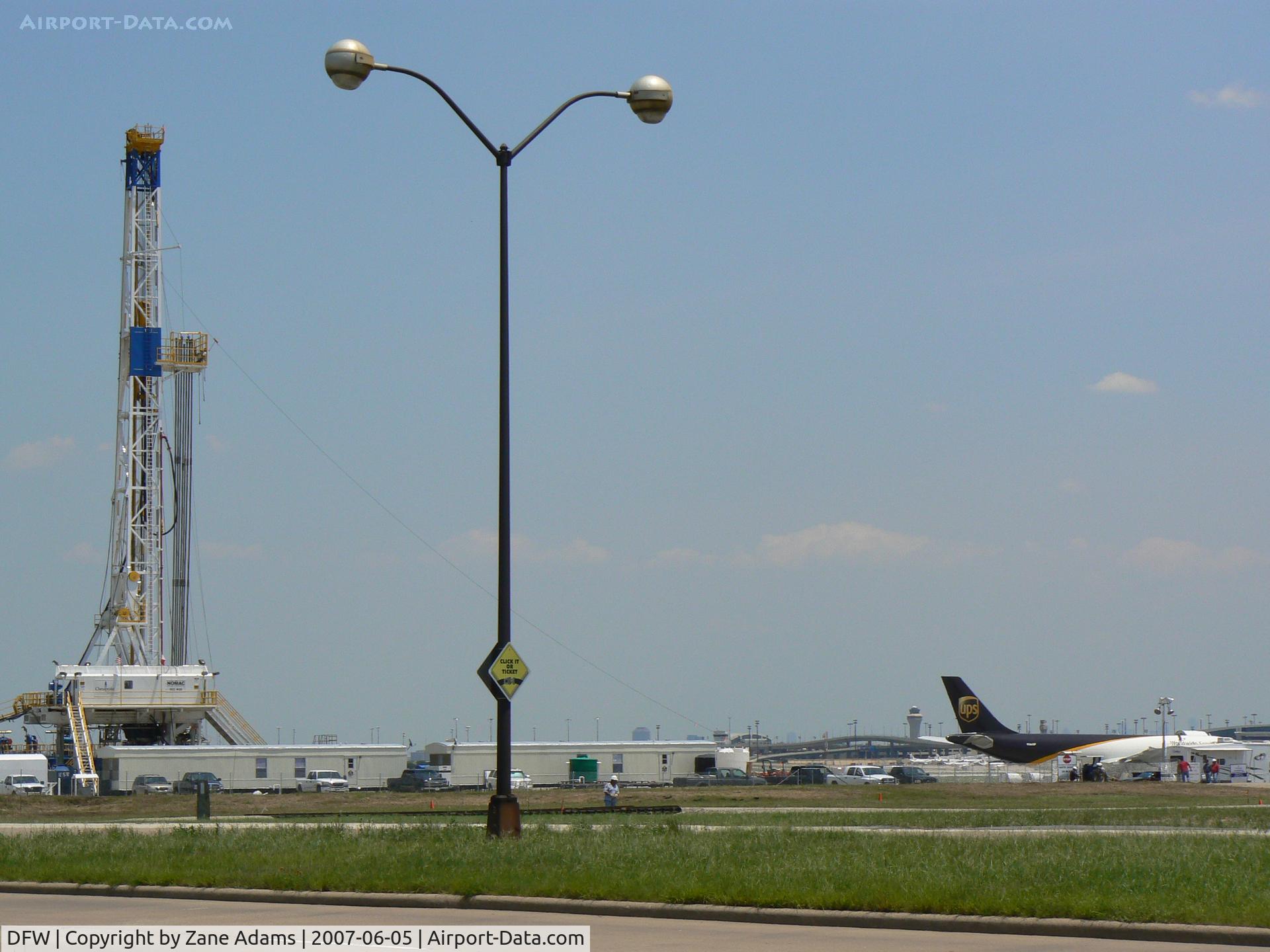 Dallas/fort Worth International Airport (DFW) - Gas well drilling rig near UPS ramp
