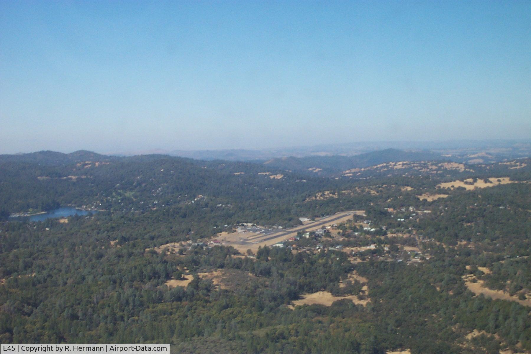 Pine Mountain Lake Airport (E45) - Downwind for Rwy 27