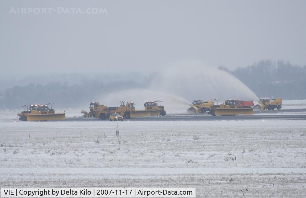 Vienna International Airport, Vienna Austria (VIE) - RWY 34-evacuation of snow