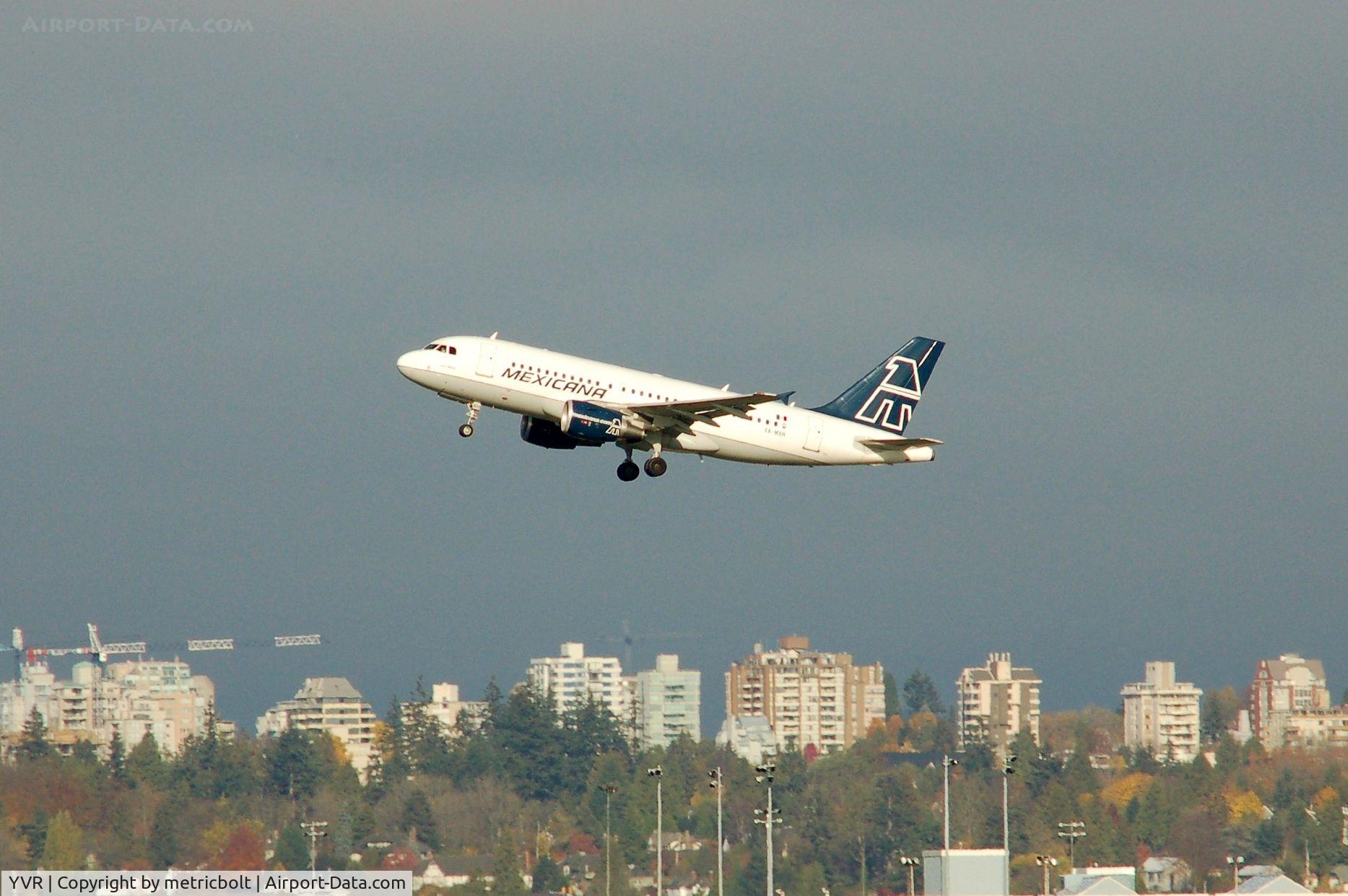 Vancouver International Airport, Vancouver, British Columbia Canada (YVR) - Mexicana departure for Mexico City,Nov.2007