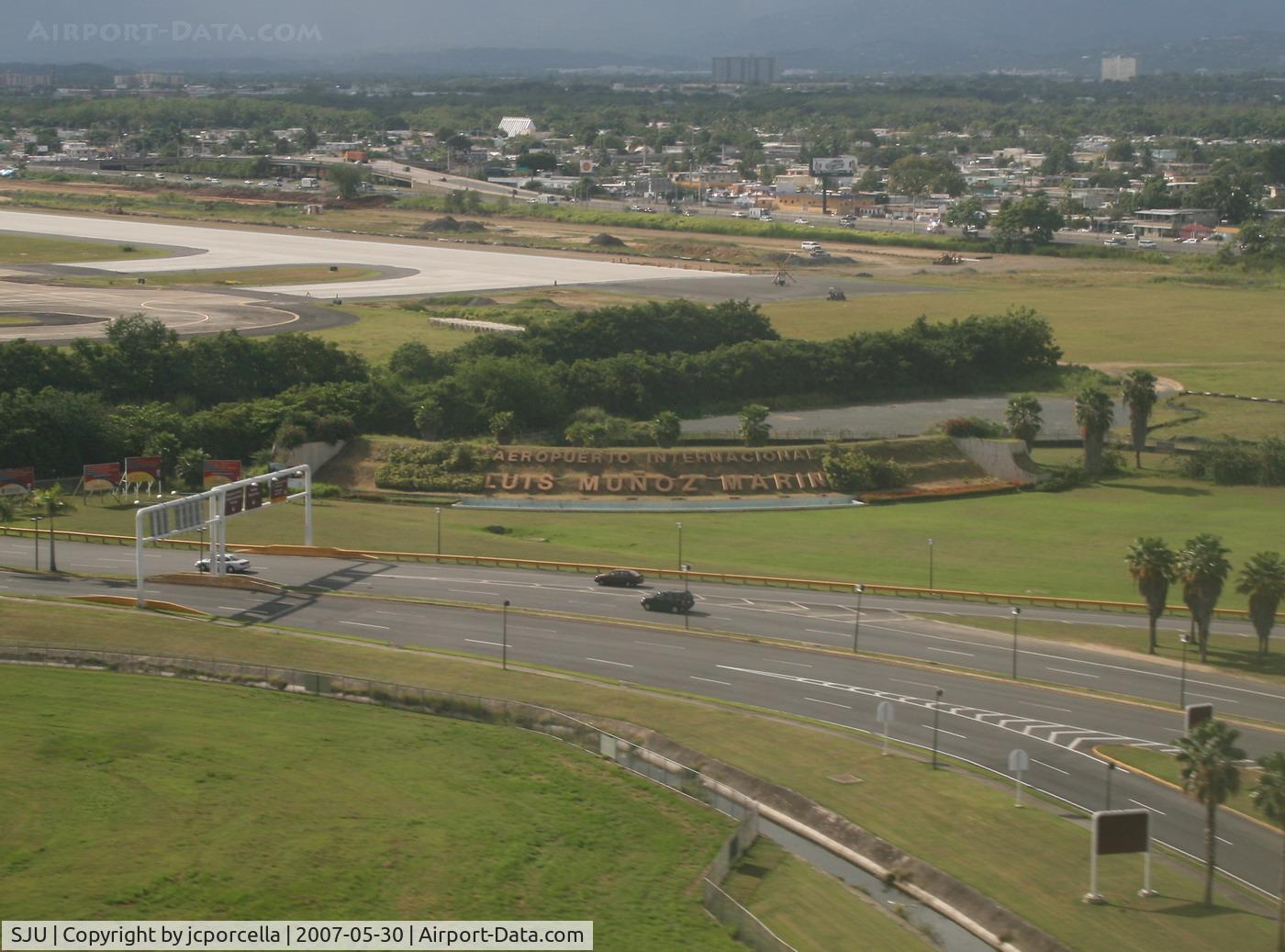 Luis Munoz Marin International Airport (SJU) - Landing at SJU