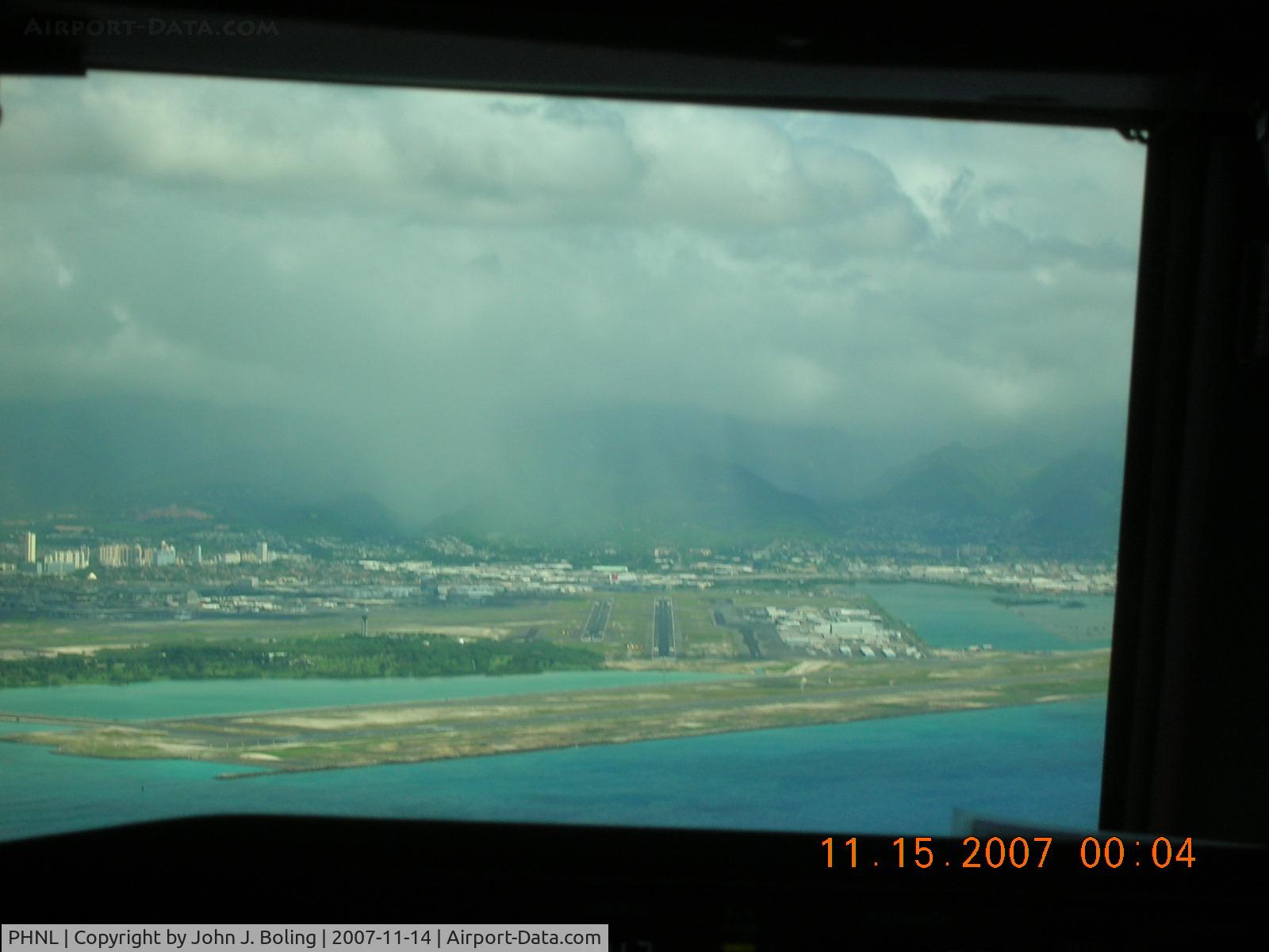 Honolulu International Airport, Honolulu, Hawaii United States (PHNL) - ON final to runway 4R at Honolulu International