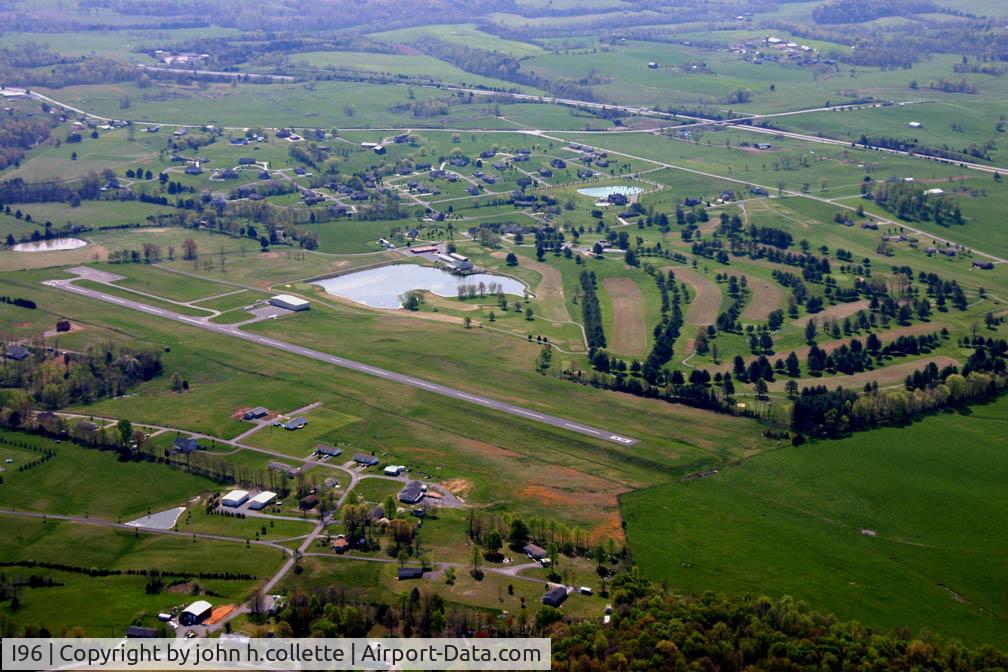 Columbia-adair Co. Airport (I96) - great golf,walking distance
