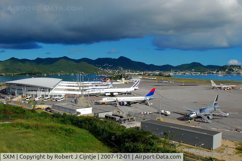 Princess Juliana International Airport, Philipsburg, Sint Maarten Netherlands Antilles (SXM) - A quiet saturday afternoon