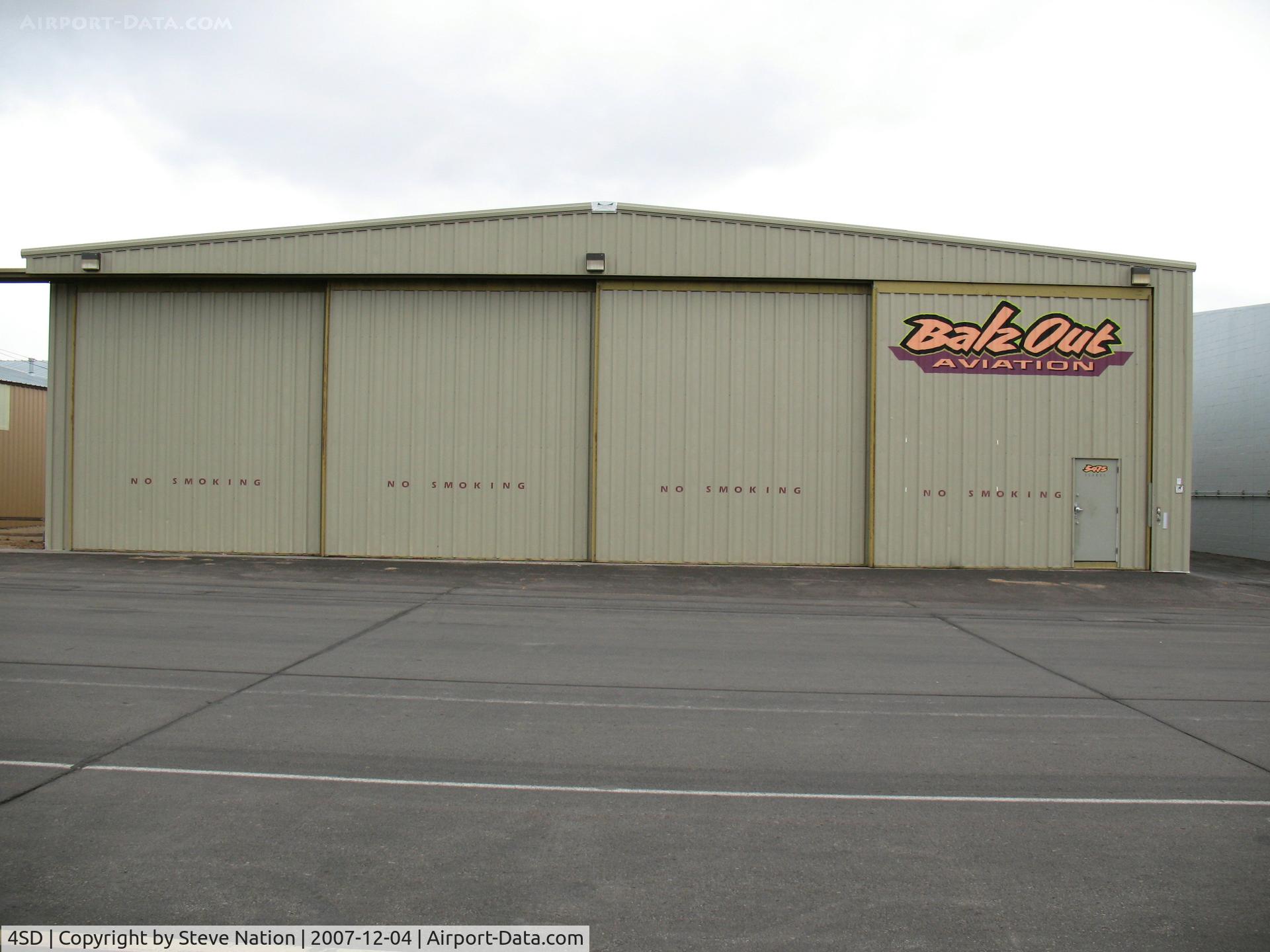 4SD Airport - Balz Out Aviation hangar