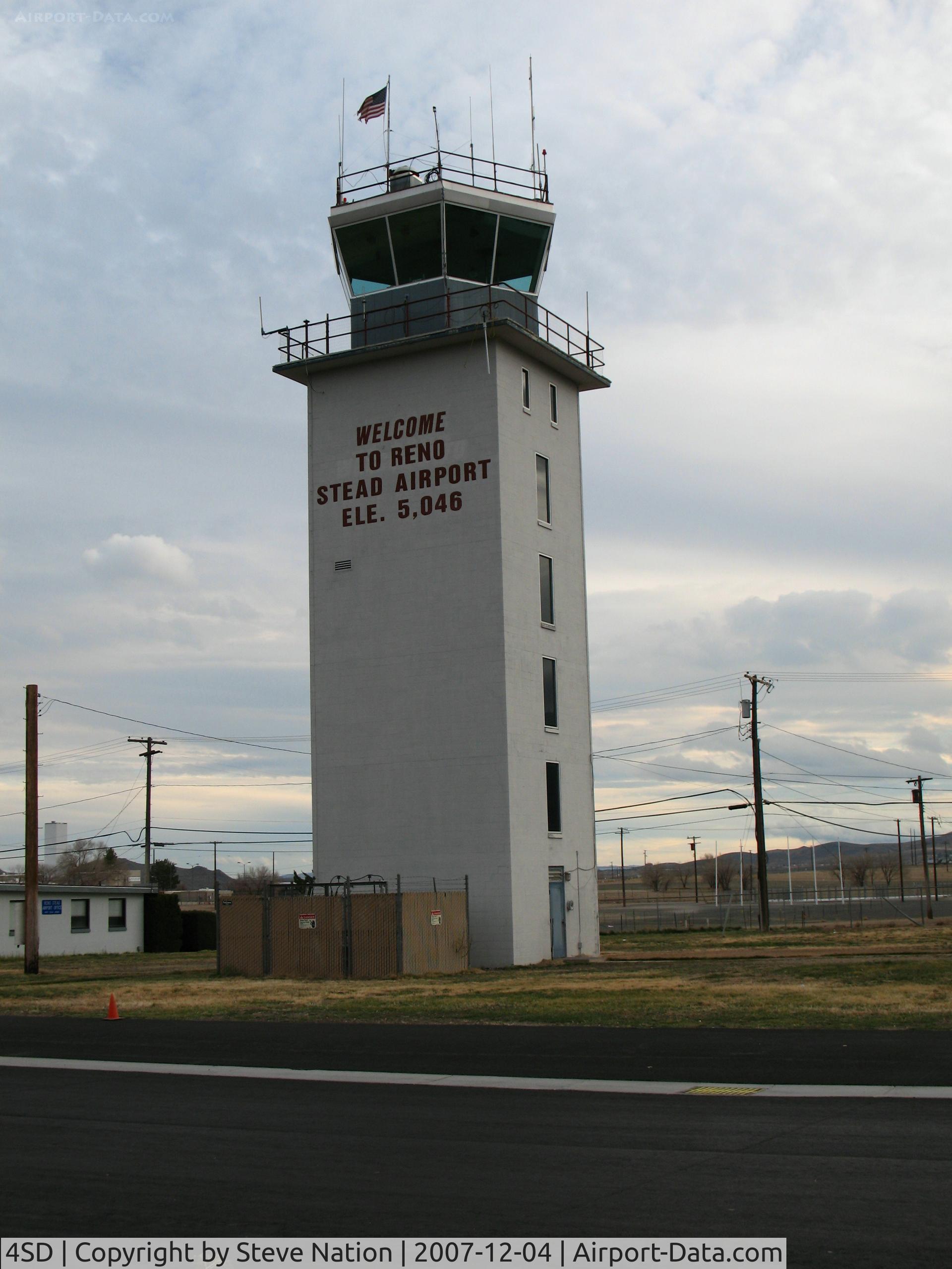 4SD Airport - Reno-Stead control tower