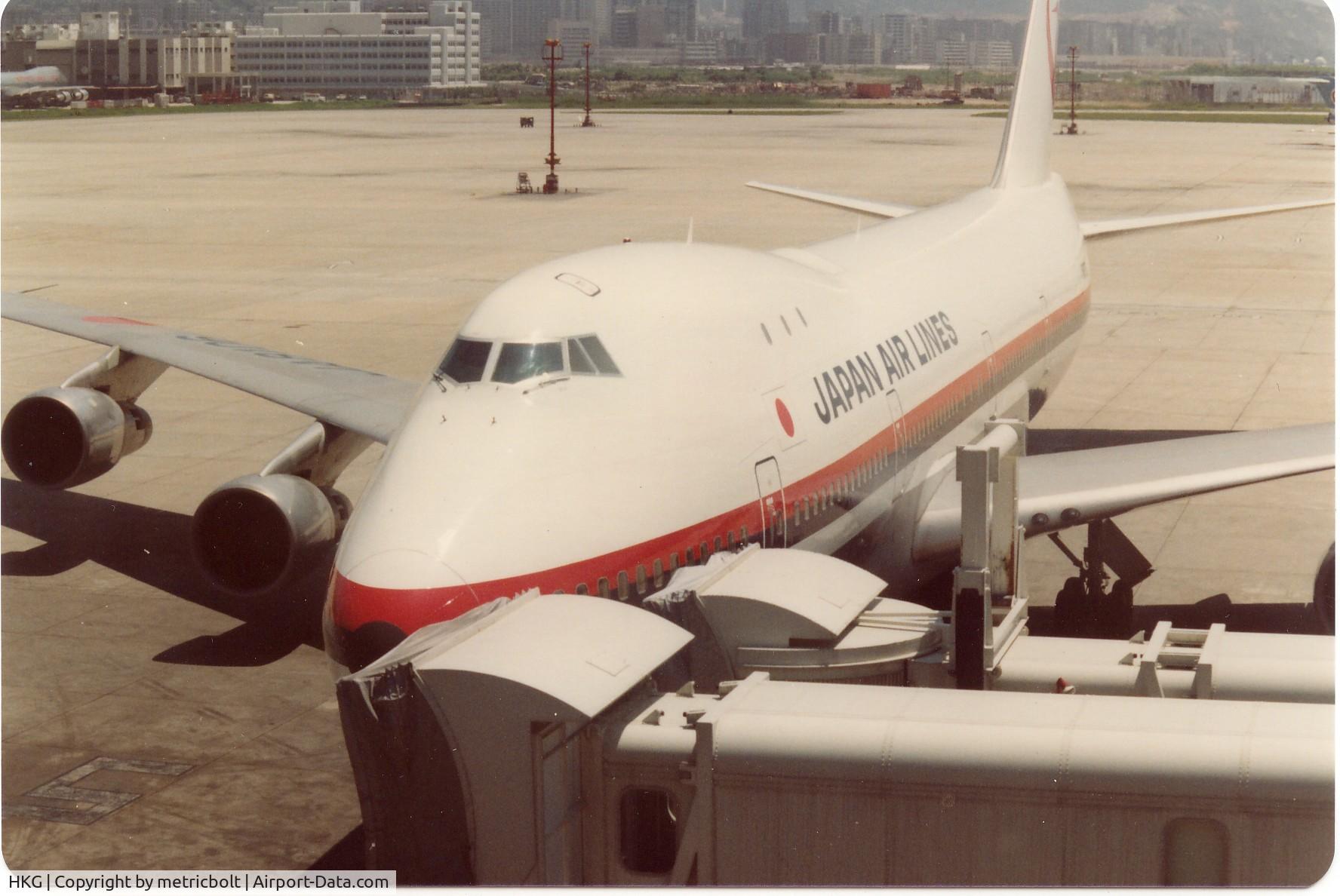 Hong Kong International Airport, Hong Kong Hong Kong (HKG) - JAL B747-146 taxying into gate,HKG Kai Tak airport,Sep.1979