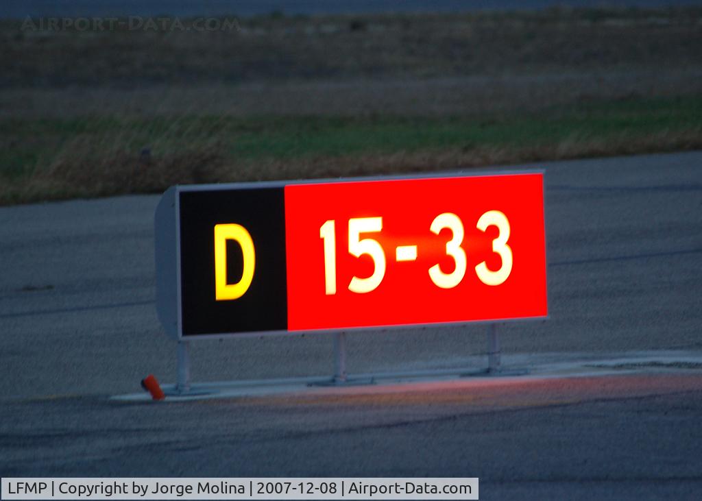Perpignan Rivesaltes Airport, Perpignan France (LFMP) - Luminous indicator RWY 15-33.