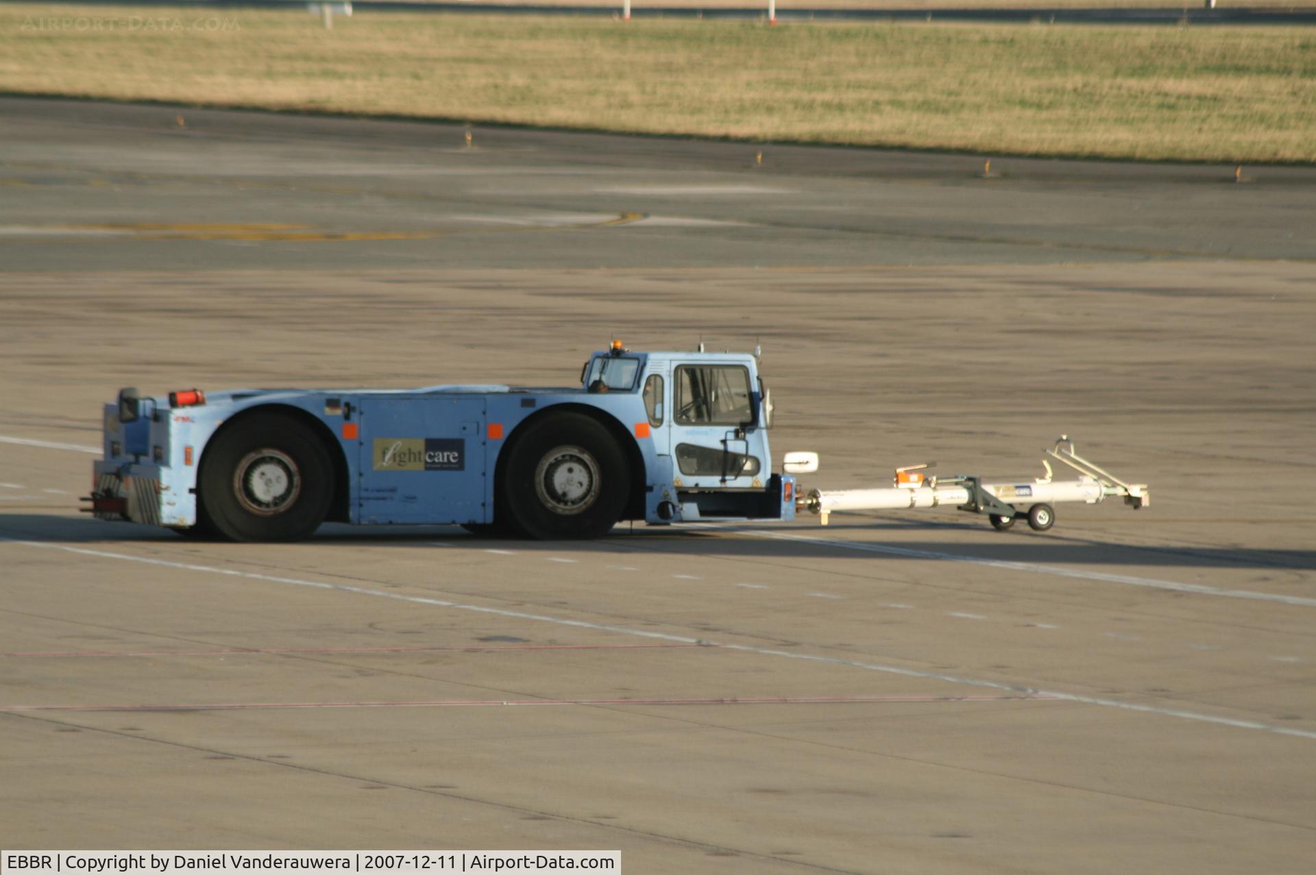 Brussels Airport, Brussels / Zaventem   Belgium (EBBR) - pushback tug (BRUCARGO)