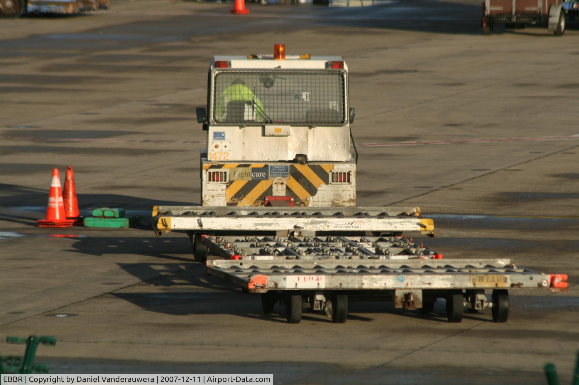 Brussels Airport, Brussels / Zaventem   Belgium (EBBR) - waiting for palettes