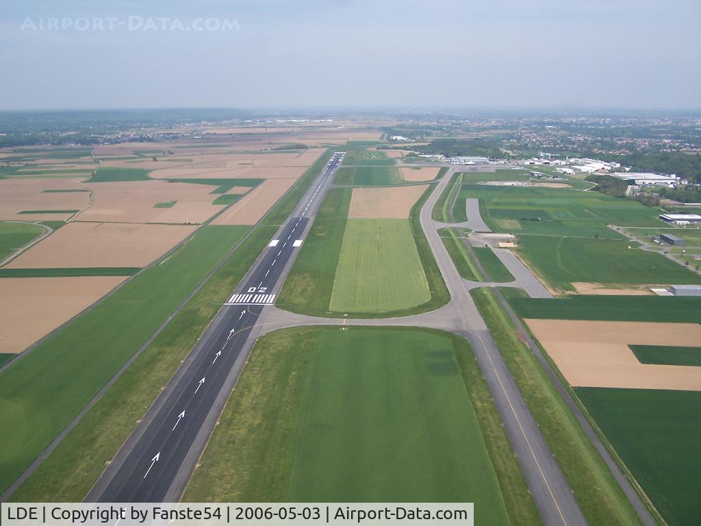 Tarbes Airport, Lourdes Pyrenees Airport France (LDE) - In final Runway 02