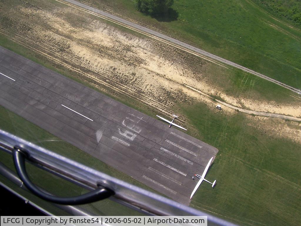 Saint-Girons Antichan Airport, Saint-Girons France (LFCG) - French are funny ! The runway is 1664 instead of 16..(Very known beer!)