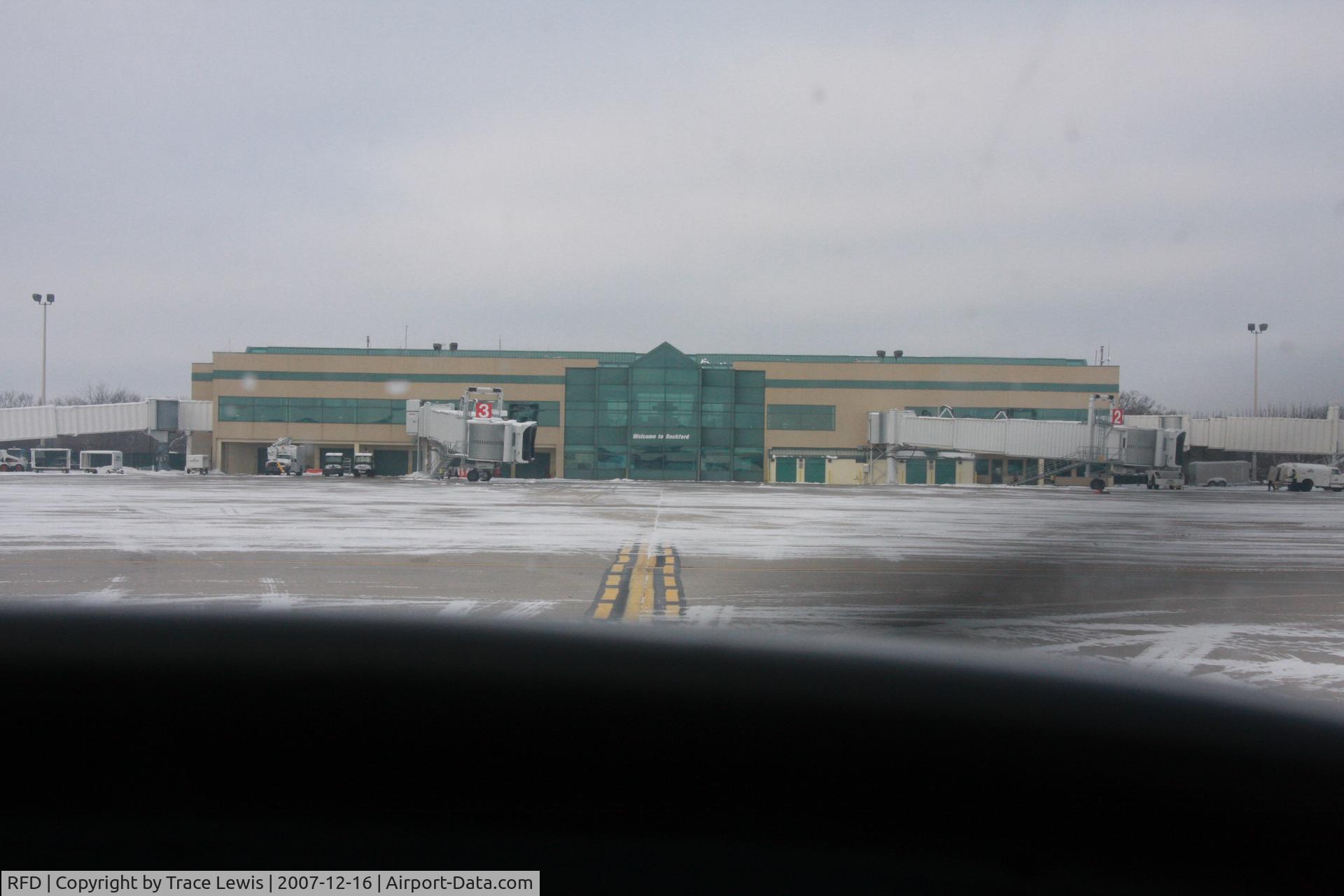 Chicago/rockford International Airport (RFD) - View leaving runway 25 @ A