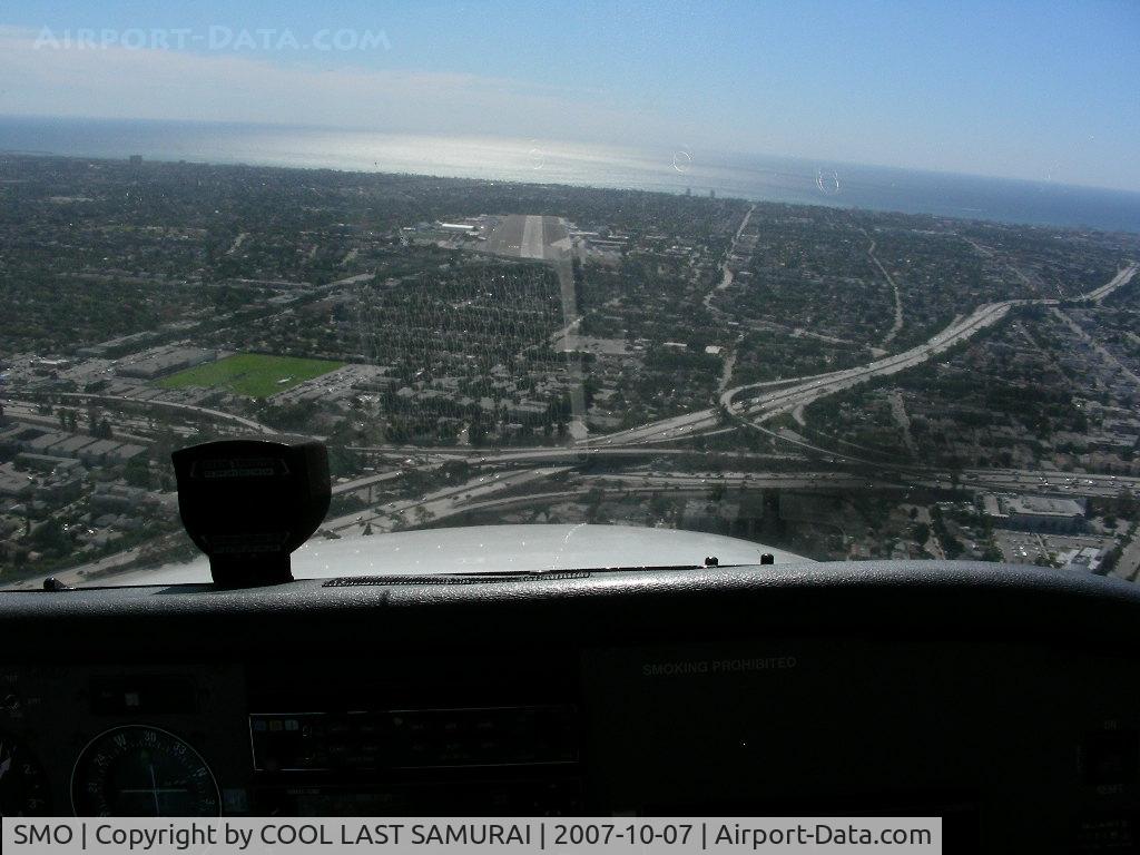 Santa Monica Municipal Airport (SMO) - SMO Rwy21 Final