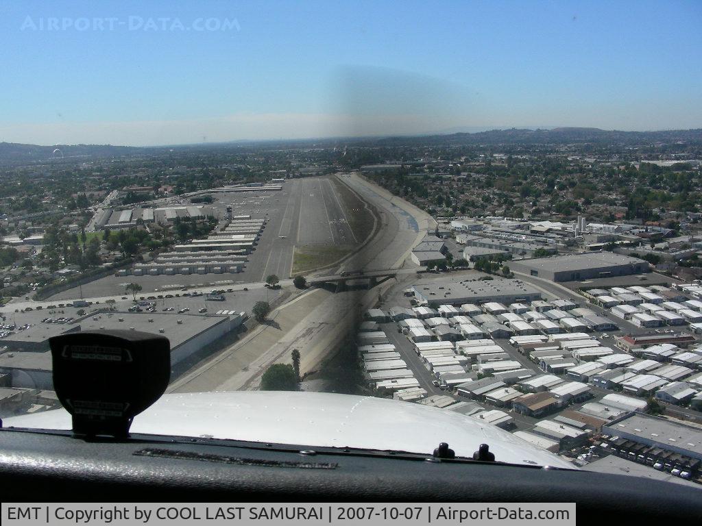 El Monte Airport (EMT) - EMT Rwy19 Short Final