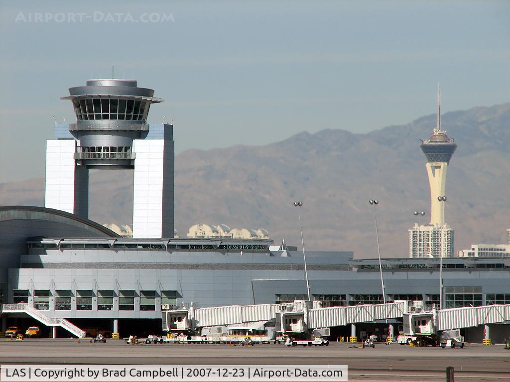 Harry Reid International Airport (LAS) - 2 Towers