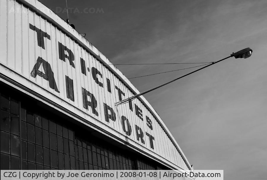 Tri-cities Airport (CZG) - The old hangar at Tri-Cities Airport in Endicott, NY is slated for demolition.