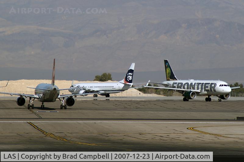 Harry Reid International Airport (LAS) - Action on the transitional ramp.