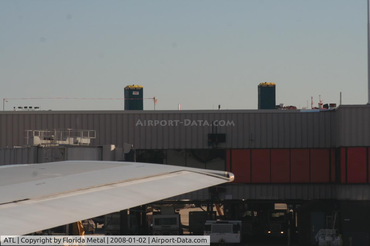Hartsfield - Jackson Atlanta International Airport (ATL) - porta potties on the roof