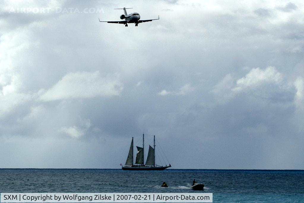 Princess Juliana International Airport, Philipsburg, Sint Maarten Netherlands Antilles (SXM) - D-AAOK on approach